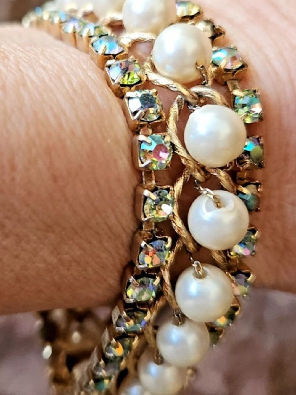 Exquisite Vintage Hobe Faux Pearl Aurora Borealis Crystal Rhinestone Bracelet - Picture 2 of 16